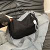 Bolsa de veludo cotelê casual de outono e inverno 2025, cor sólida, simples, transversal, grande capacidade, bolsa de ombro, bolsa tote para deslocamento