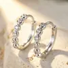 Pendientes Redondos con Borde de Perlas Estilo Retro Europeo y Americano Hebilla Microincrustación Circonita Tachuelas Sencillas de Temperamento Accesorios de Pendientes Redondos de Alta Gama