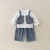 Conjunto Novo Outono para Bebê Menina 2026 Blusa com Gola de Renda Colete Jeans Calça Casual para Meninas Doce Conjunto de Três Peças