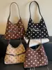 Bolsa tote relaxada e casual, nova coleção outono 2026, bolsa de ombro moderna, design de bolinhas, grande capacidade, bolsa de ombro estilosa