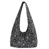 Bolsa tote de lona com estampa de leopardo estilo coreano, uma escolha estilosa e moderna para mulheres, com grande capacidade, perfeita para estudantes e apresentando um design descontraído e casual