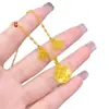 Tienda de Oro Mismo Estilo Carácter de Fortuna Brújula de Ocho Tesoros Collar Colgante Redondo Hielo Triturado Trébol de Cuatro Hojas Cadena para Clavícula Latón Chapado en Oro Alta Retención del Color