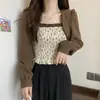 Camisa estilo francés de primavera y otoño, corte ajustado, dos piezas falsas para mujeres petite, dulce patchwork floral, diseño versátil de manga larga corta