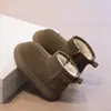 Botas de Nieve Gruesas de Algodón para Niñas Botas Cálidas de Algodón Grandes para Niños Invierno 2025 Nuevo Estilo Zapatos de Algodón Gruesos para Niños Tendencia