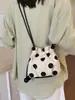 Bolso de Hombro Nuevo Retro de Lunares Transfronterizo de Verano, Bolso de Cordón de Moda de Color Contrastante, Bolso de Tela para Viajes de Estilo Relajado y Perezoso
