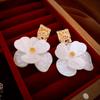 Pendientes de Flor de Acrílico Retro de Nicho, Modernos y Sencillos, con un Toque Metálico de Alta Gama y Temperamento Elegante para Mujer