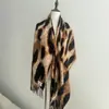 Cachecol Grande de Imitação de Caxemira com Estampa de Leopardo Abstrata Transfronteiriço para Meninas, Xale Grosso com Franjas para Outono/Inverno, Agasalho Quente Atacado