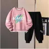 Conjunto de Dos Piezas de Sudadera Estilo Primavera y Otoño para Niños 2026 Niños y Niñas Sudadera con Estampado de Letras y Pantalones Jogger Conjunto de Dos Piezas Moderno