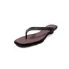 Chinelos de Couro de Primeira Camada para Mulheres, Sapatos de Salto Médio, Novo Estilo de Verão, Sandálias de Dedo Quadradas Abertas de Couro Genuíno Estilo Férias