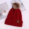 Gorro de Tricô Europeu e Americano Moda Transfronteiriça Cor Sólida Simples Quente Confortável com Decoração de PomPom Prova de Vento Afina o Rosto Pequeno