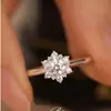 Anel de floco de neve para casamento simulado anel de diamante moissanita design feminino minoritário senso de design moda presente de Natal anel de casamento boca viva