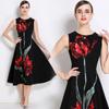 Toma Real de Vestido Negro Delgado con Estampado Retro Estilo Hepburn sin Mangas y Dobladillo Ancho