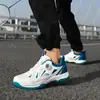 Ventas Directas de Fábrica Se Puede Enviar en Nombre de Hebilla Giratoria Zapatos Casuales de Bádminton Tenis de Mesa Zapatos Deportivos Zapatos de Entrenamiento de Tenis para Hombre Individuales para Mujer