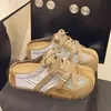 Diseño de Nicho Zapatos Birkenstock Suela Gruesa Punta Cerrada Medias Pantuflas Calzado de Exterior para Mujer 2026 Nuevo Otoño Sin Talón Perezoso Zapatos de Entrenamiento Alemanes