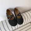 Sapatos Mary Jane Retrô Coreanos de Bolinhas com Biqueira Dividida Femininos Chegada Nova Outono Par Versátil com Solado Macio Combina com Saias Sapatos Birkenstock