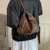 Mochila de lujo ligera para mujer, bolso de doble hombro de gran capacidad, nuevo modelo 2026, de mano, cruzado, otoño, simple, de un solo hombro, para ir al trabajo