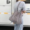 Bolsa Floral Coreana Kong Xiaozhen Blanca Baihe Mismo Estilo Bolsa de Lona para Picnic Camping Bolsa de Tela Bolsa de Red Roja Bolsa Roja Bolso de Mujer