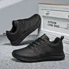Sapatos de trabalho pretos para chef, com biqueira larga e forma larga, impermeáveis, resistentes a óleo e antiderrapantes, projetados para conforto e durabilidade na cozinha, adequados para longos períodos em pé, e também servindo como calçados casuais e de segurança para o trabalho