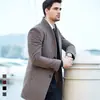 Novo Casaco de Lã Masculino Outono/Inverno 2026 Casaco Masculino de Comprimento Médio Casual para Jovens Tamanho Grande Roupa Masculina