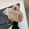 Bolsa de veludo de cordeiro para comércio exterior feminina 2024 nova moda portátil pequena quadrada versátil bolsa transversal de alta qualidade