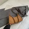 Bolsa Pequena Retrô da Moda para o Dia a Dia Feminina 2026 Nova Fosca de Nicho Bolsa de Ombro Única Textura de Alta Qualidade Versátil Bolsa Transversal
