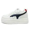 K5601 Sapatos Brancos Femininos de Verão, Couro Impermeável, Novo Estilo Esportivo Casual 2026 Tênis que Aumentam a Altura