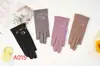 Luvas Femininas Novas Grossas e de Veludo Quentes para Outono e Inverno Luvas de Veludo à Prova de Frio para Uso Externo Luvas de Veludo para Ciclismo e Direção Roupas de Trabalho Luvas