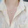 Acero de titanio no se decolora retro exquisito simple encantador dorado Margarita blanca nicho lujo ligero alta calidad corazón de melocotón collar para mujeres