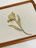 Broche de Flor de Hoja de Metal Retro Elegante Oversize Pin de Corsage de Industria Pesada Accesorios de Diseño de Nicho para Mujeres