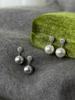 Elegantes Aretes de Perlas Estilo Francés 2026 Nuevos Aretes Vintage Simples con un Colgante de Perlas Micro-Incrustadas de Lujo Ligero