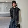 Roupas de Outono para Meninas Grandes 2026 Novo Moletom Listrado com Capuz Estiloso para Bebês Colete de Couro Tendência Cool para Crianças Primavera e Outono
