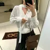 Estilo minimalista coreano! Camisa casual solta de manga comprida com fitas para mulheres, design de nicho da moda para o outono de 2026