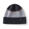 Gorro de punto de cachemira con bloques de color para otoño e invierno, grueso y cálido, perfecto para el clima frío, diseño unisex, moderno y versátil para usar al aire libre