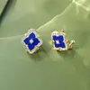 Moda Vintage Brati Aretes de Fritillaria Blanca Natural Hierba de Cuatro Hojas Hebilla de Oreja de Cruz para Mujer Accesorios Estilo Buchia