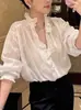 Ropa de Verano Súper Trendy 2026, Tops Únicos y Súper Elegantes, Lujo de Alta Gama, Camisa Blanca de Moda con Borde de Volantes para Protección Solar para Mujer