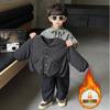 Conjunto de Roupa de Inverno 2026 Novo, Estiloso e da Moda para Meninos, Conjunto de Três Peças Tendência para Crianças Pequenas