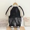 Roupas Infantis Primavera e Outono Meninos Tie-Dye Color-Blocking 2025 Bolso Jeans Calça Longa Manga Longa Conjunto de Duas Peças Atacado