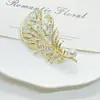 Broche de Abeja de Zirconia para Mujer, Gama Alta, Lujo Ligero, Estilo de Nicho, Accesorio de Broche, Joyería de Pin de Corsage de Mariposa con Perla