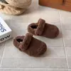 Zapatos de Algodón de Lana de Cordero Estilo Coreano para Niñas 2025 Invierno Nuevos Engrosados Forrados de Felpa Suela Suave Cálida Zapatos Peludos Dos Usos Pantuflas de Algodón Modernos