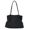 Bolso tote minimalista de estilo coreano con un aire relajado, color liso, nueva colección otoño 2026, gran capacidad, adecuado para el trabajo y los desplazamientos, bolso de hombro o bolso de axila