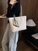 Bolsa Tote Grande de Textura Trançada Feminina Retrô Versátil para o Dia a Dia Ombro Único Sob o Braço Bolsa de Mão de Alto Padrão Estilosa