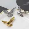 Moda de personalidad europea y americana transfronteriza de moda águila broche para hombre insignia vintage corsage animal accesorios para ropa al por mayor