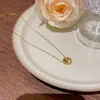 Joyería Transfronteriza Europea y Americana Moda y Exquisito Colgante Nicho Cadena Clavicular No Descolorante Oro de 18K Acero Titanio Accesorios de Collar para Mujer