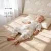 Saco de Dormir de Seda de Amora Bibi Bay para Bebê Classe A Verão Fino Manga Curta Pernas Divididas Pijama Infantil de Gaze de Algodão Bambu