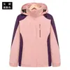 Venta al por mayor de fábrica ropa de asalto para exteriores para hombre y mujer tres en uno dos piezas desmontable a prueba de viento impermeable traje de montañismo