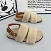 Sandálias abertas estilo francês com solas grossas, chinelos de meia da moda e versáteis, nova coleção de outono 2026, sapatos peludos estilo fada delicados