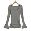 631-Camiseta sexy de manga larga con cuello en U estilo europeo y americano para mujer 2024 nueva manga de trompeta parte inferior plisada abrigo largo