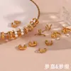 Moda europea y americana popular nicho lujo ligero clip para oreja personalidad simple acero inoxidable chapado en oro de 18 quilates flor serpiente microincrustaciones pendientes