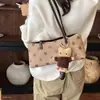 Bolsa de ombro feminina de camurça com poá veludo retrô estilo coreano 2026, nova bolsa feminina de nicho, requintada para o outono