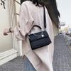 Bolsa Pequena Texturizada para Mulheres 2020 Nova Moda Simples Bolsa Quadrada Pequena Estilo K Versátil Bolsa Transversal de Corrente Texturizada Moderna
